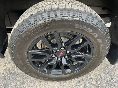 Used 2023 GMC Sierra 1500 Elevation w/ X31 Off-Road Package image 11