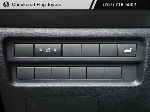 Used 2022 Mitsubishi Outlander SEL Black Edition image 13