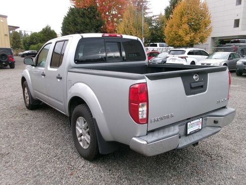 Used 2019 Nissan Frontier SV image 3