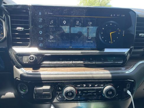 Used 2024 Chevrolet Silverado 2500 LT w/ Convenience Package AWD/4WD image 14
