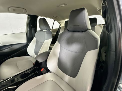 Used 2020 Toyota Corolla LE FWD image 19