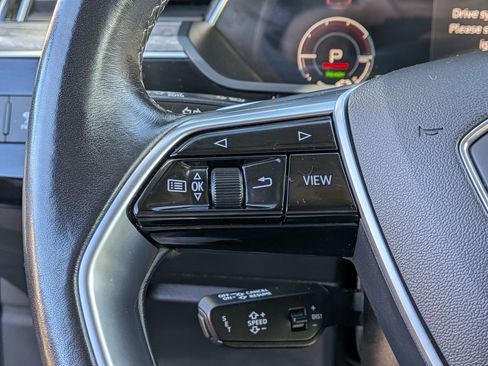 Used 2022 Audi e-tron Premium w/ Convenience Plus Package image 16