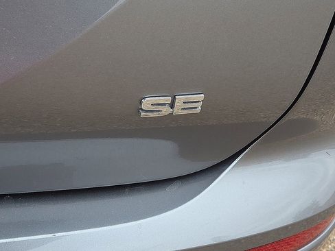 Used 2024 Mitsubishi Outlander SE AWD/4WD image 15