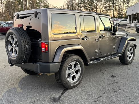 Used 2018 Jeep Wrangler Unlimited Sahara w/ Connectivity Group image 3