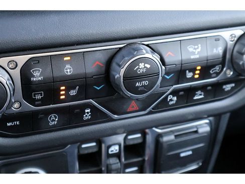 Used 2024 Jeep Wrangler Unlimited Sahara w/ Technology Group AWD/4WD image 7