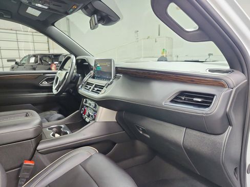 Used 2023 Chevrolet Suburban Premier image 38