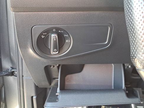 Used 2022 Volkswagen Tiguan SEL R-Line image 23