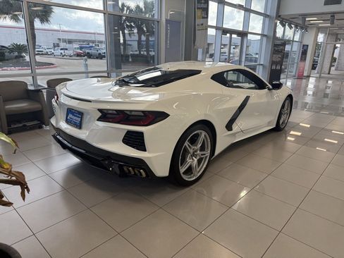 Used 2025 Chevrolet Corvette Stingray Coupe w/ 1LT image 10