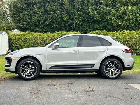 Used 2026 Porsche Macan AWD/4WD image 2