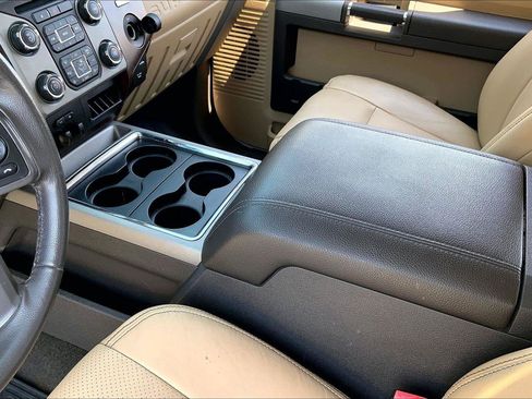 Used 2015 Ford F250 Lariat w/ Lariat Interior Package AWD/4WD image 15