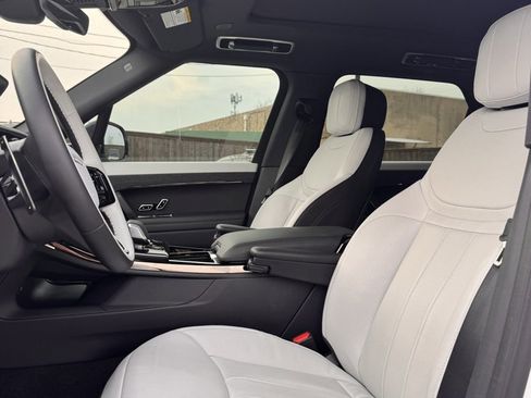 Used 2025 Land Rover Range Rover Sport Dynamic SE image 6