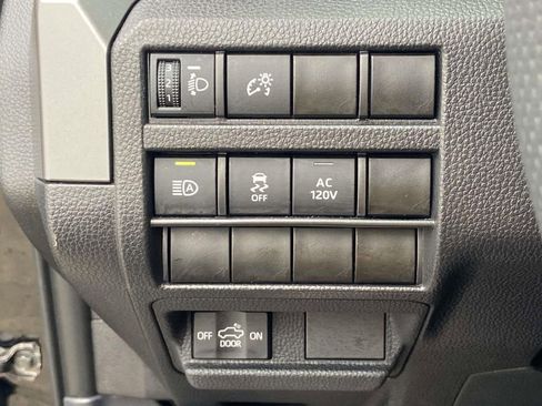 Used 2024 Toyota Tacoma TRD Sport w/ TRD Sport Upgrade Package image 28