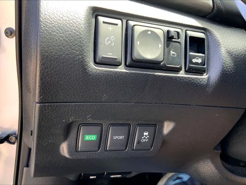 Used 2018 Nissan Sentra SV FWD image 31