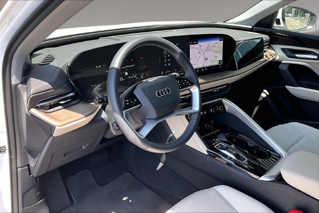 Used 2025 Audi Q5 Premium w/ Convenience Package AWD/4WD image 17