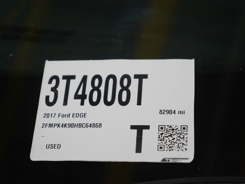 Used 2017 Ford Edge Titanium w/ Equipment Group 301A AWD/4WD image 30
