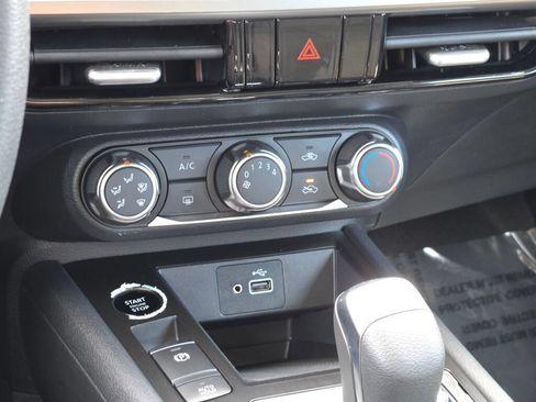 Used 2025 Nissan Kicks S AWD/4WD image 22
