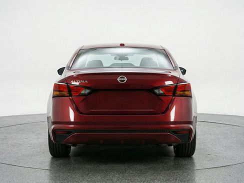 Used 2025 Nissan Altima 2.5 SV image 7