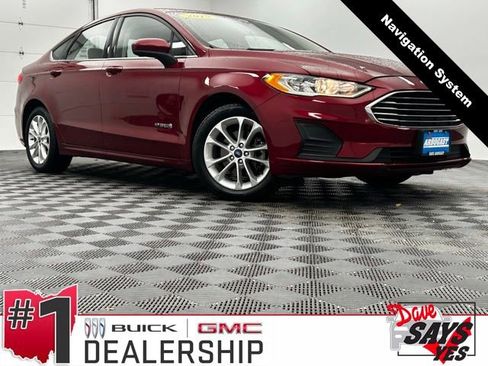 Used 2019 Ford Fusion SE image 1