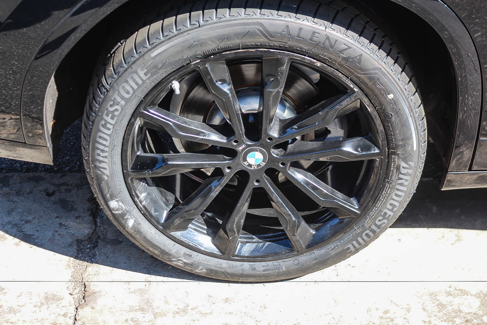 Used 2024 BMW X4 xDrive30i w/ M Sport Package AWD/4WD image 8