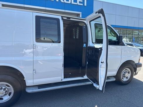 Used 2024 Chevrolet Express 2500 w/ Driver Convenience Package RWD image 20