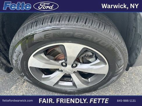 Used 2020 Jeep Cherokee Limited AWD/4WD image 5