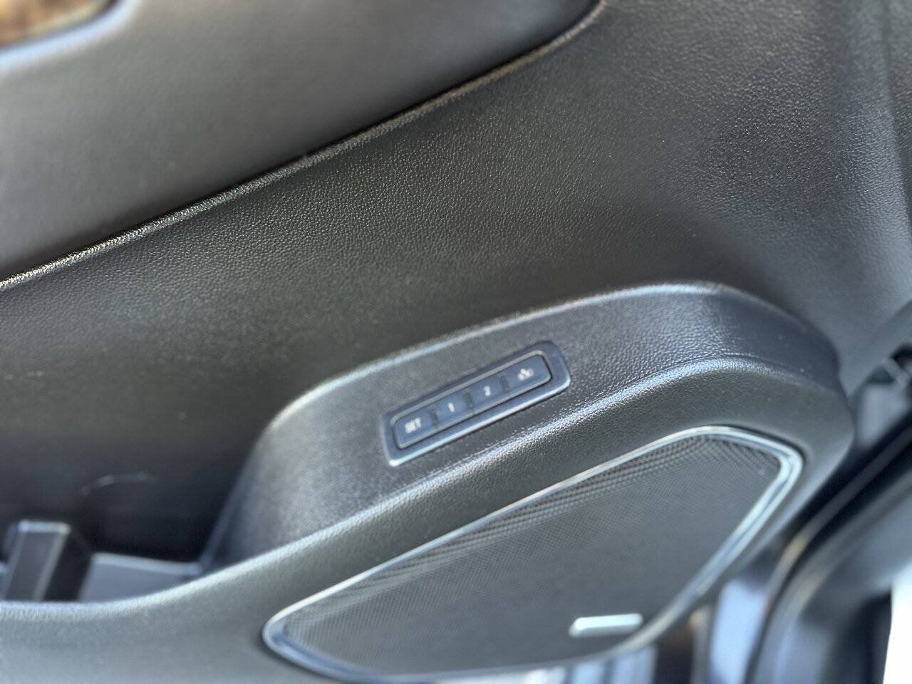 Used 2015 Chevrolet Tahoe LT RWD image 11