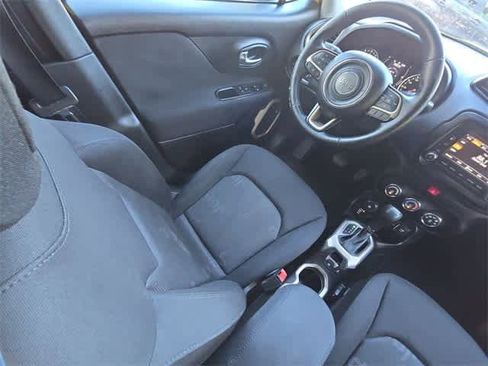 Used 2016 Jeep Renegade Latitude image 15