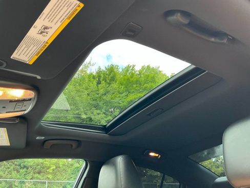 Used 2022 Dodge Charger Scat Pack RWD image 9