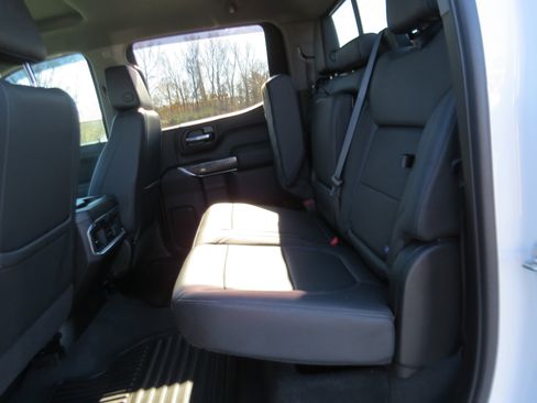 Certified 2022 Chevrolet Silverado 1500 LTZ w/ Z71 Off-Road Package image 18