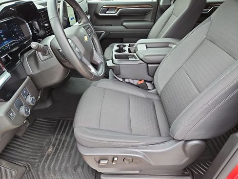 Used 2025 Chevrolet Silverado 1500 LT image 13