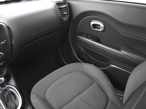 Used 2015 Kia Soul image 17