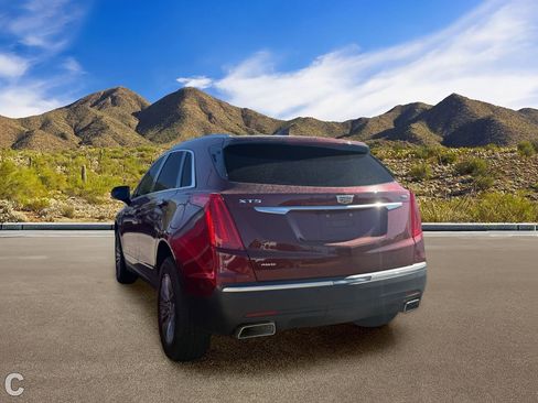 Used 2017 Cadillac XT5 Luxury AWD/4WD image 3