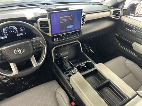 Used 2025 Toyota Tundra Limited AWD/4WD image 23