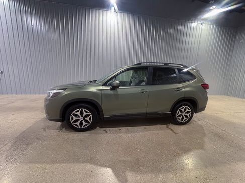 Used 2019 Subaru Forester Premium w/ Popular Package #1 image 2