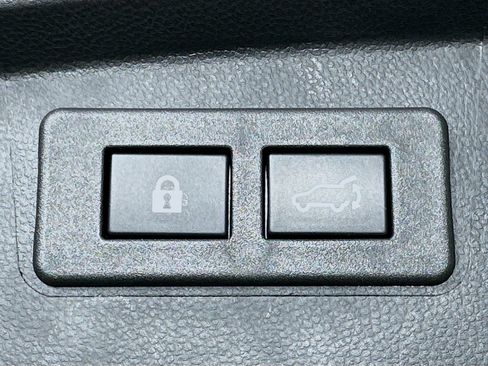 Used 2025 Subaru Outback Premium image 30