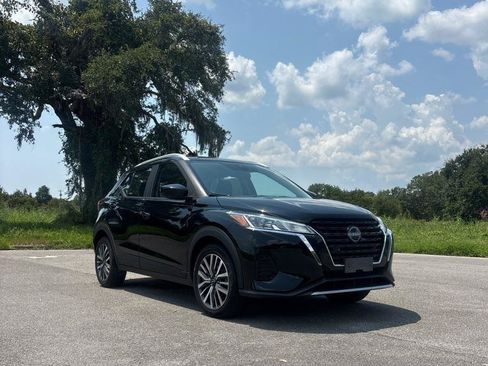 Used 2024 Nissan Kicks SV FWD image 8