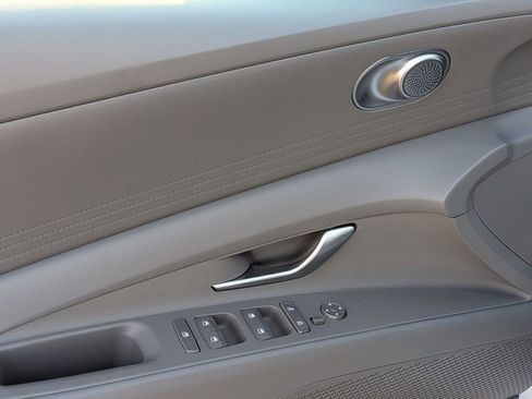 New 2026 Hyundai Elantra SE FWD image 13