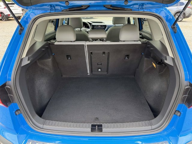 Used 2023 Volkswagen Taos SE w/ Panoramic Sunroof Package AWD/4WD image 12