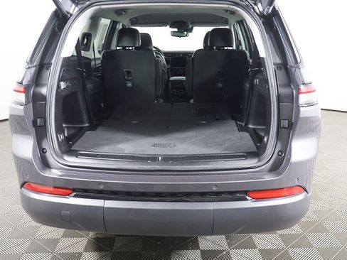 Used 2023 Jeep Grand Cherokee L Limited w/ Black Appearance Package AWD/4WD image 19