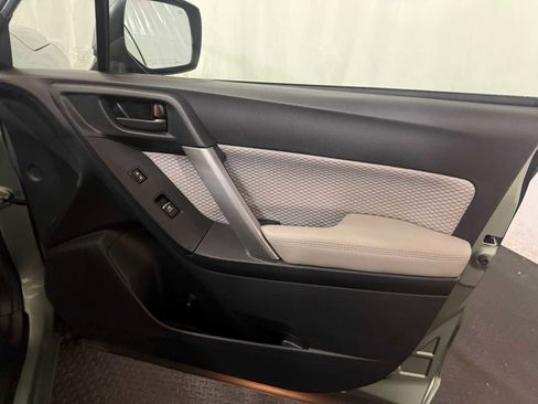 Used 2018 Subaru Forester 2.5i Premium w/ All-Weather Package image 23