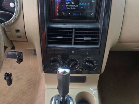 Used 2006 Ford Explorer XLT RWD image 10