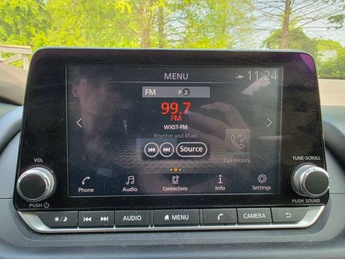 Used 2021 Nissan Rogue SV image 20