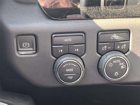 Used 2023 Chevrolet Silverado 1500 LT image 27