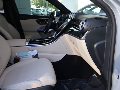 Certified 2023 Mercedes-Benz GLC 300 image 20