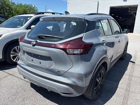 Used 2023 Nissan Kicks SR w/ SR Premium Package FWD image 6