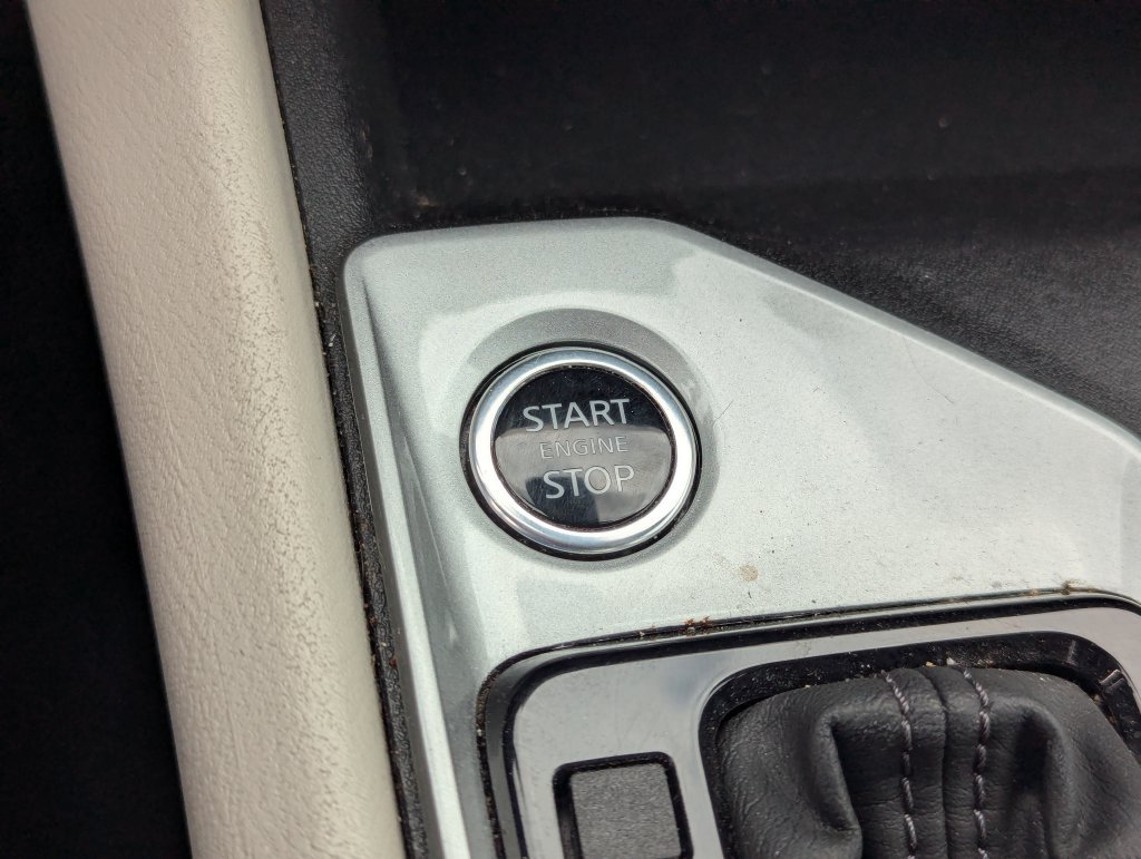 Used 2025 Nissan Altima 2.5 SV FWD image 15