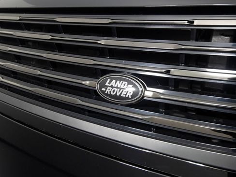 Used 2025 Land Rover Range Rover SV AWD/4WD image 40