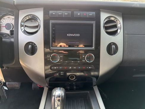 Used 2013 Ford Expedition Limited image 21