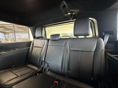Used 2020 Ford Expedition XLT w/ Equipment Group 202A AWD/4WD image 21
