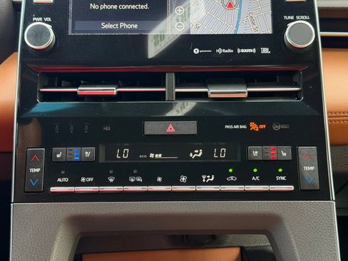 Used 2019 Toyota Avalon Limited w/ All Weather Liner Package FWD image 33